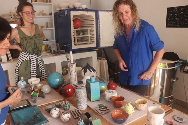 pièces ceramique réalisées par les stagiaires lors de ce stage poterie raku et terre vernissée