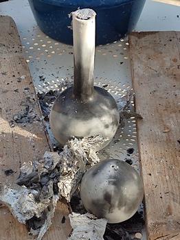 Un autre technique de cuisson raku : papier journal et aluminium
