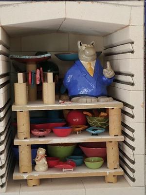 Stage de ceramique : pièces en faience terminées à l'issue de la 2ème cuisson
