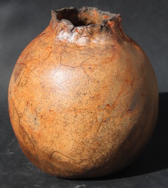 Sphère émaillée enfumée stage de  raku