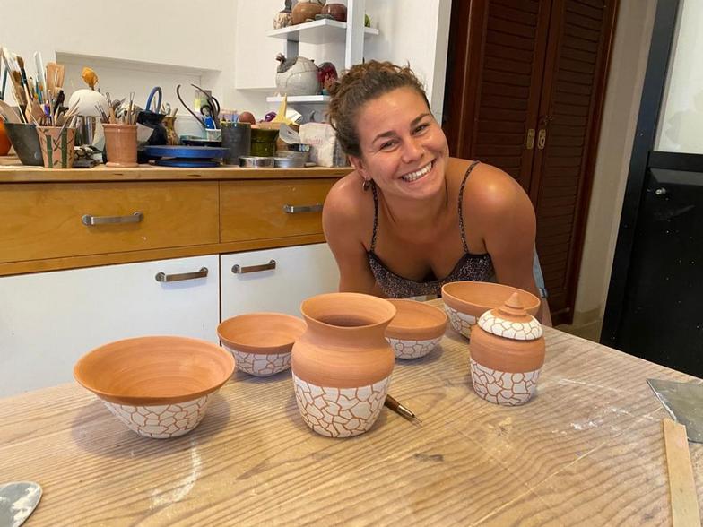 Stage de poterie pour découvrir la technique du scraffitage